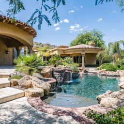 How to Choose the Right Pool for Your Home: Size, Shape, and Materials