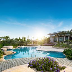 The Secret to a Backyard That Feels Like a Getaway